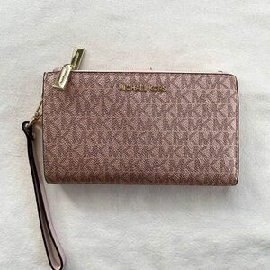 Michael Kors Rose Gold Jet Set Travel Logo Smartphone Wallet